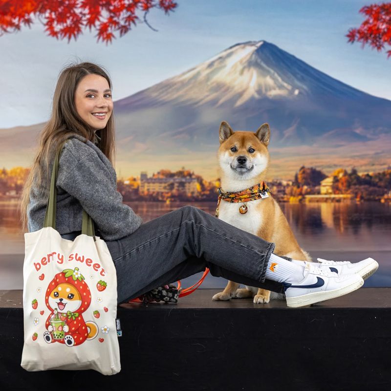 Strawberry Twill-Beutel mit Shiba Inu